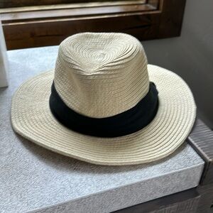 Fedora straw hat